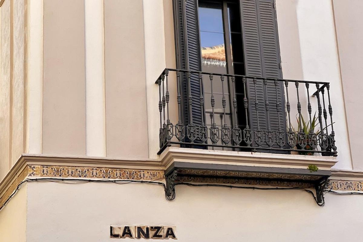Lanza * Séville